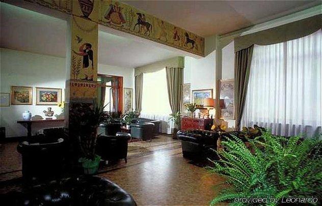 Moderno Hotel 3*